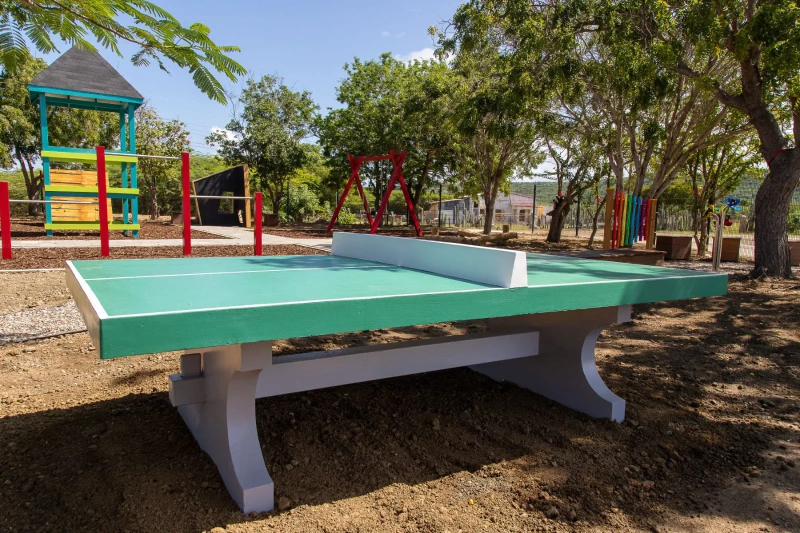 Kolegio San Luis Bertran in Rincon heeft een nieuwe kinderspeelplaats!, foto 3